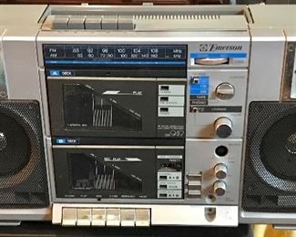 VINTAGE EMERSON BOOMBOX