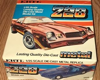 VINTAGE ERTL CAMARO Z28 MODEL KIT