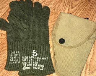 VINTAGE MILITARY GUN HOLSTER & GLOVES