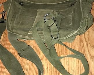 VINTAGE MILITARY AMMO BAG