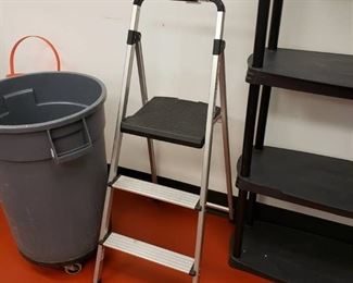 Rubbermaid step stool