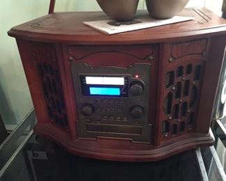 Repro radio/CD player.