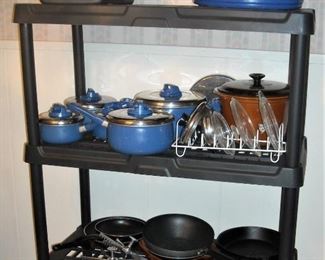 Lodge cast iron ... nice selection of cookware