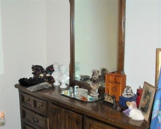 Triple dresser with mirror