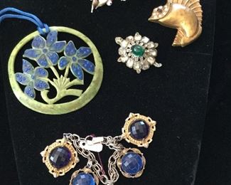 Collectible 1940s jewelry $10$50