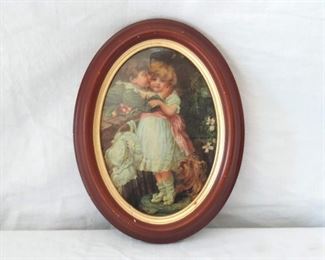 Oval Frame w/ picture of Victorian children