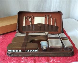 Vintage Griffon Men's Grooming Set in Box