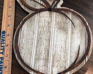 $12 / Decorative wood peach wall plaque with metal detailing.