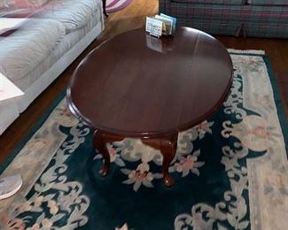 Stunning cherry drop leaf coffee table $175