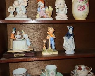 Figurines