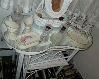 Wicker Vanity Set