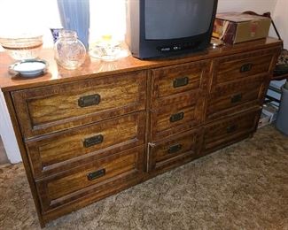 Long Dresser