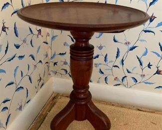 Vintage Mahogany Accent Table!