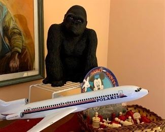 Polaris Boeing 727 Plastic Model, Vintage 1952 Universal Statuary King Kong Bank, Vintage Mickey Mouse Plate & Chess Set!