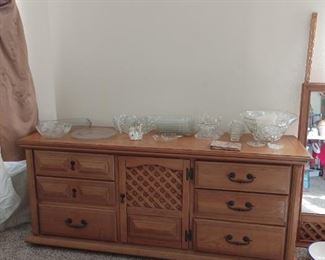 DRESSER WITH 2 MIRRORS