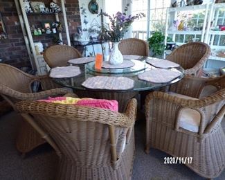 wicker set w/glass top w/ lazy susan, 6 chairs, very nice