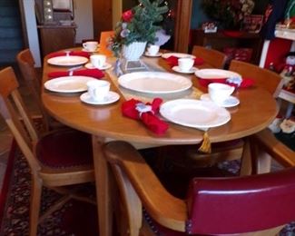 vintage table w/6 chairs