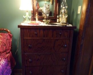 vintage chest of drawers w/mirror