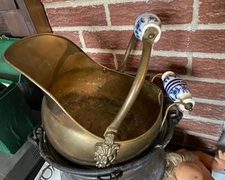 Vintage Brass coal scuttle with Delft handles