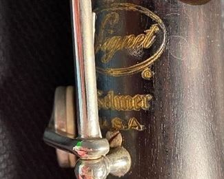 Signet Selmer clarinet with case
