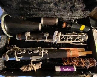 Signet Selmer clarinet with case