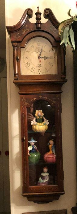 https://www.ebay.com/itm/124447851051	WL4010: Wood Wall Hanging Clock Glass Cabinet Estate Sale Pickup		Buy-it-Now	 $20.00 
