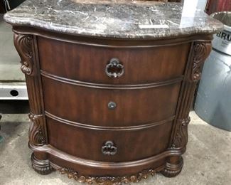 https://www.ebay.com/itm/124461168628	KG0037A Collezione Europa Marble Top Chest of Drawers Pickup Only		Auction
