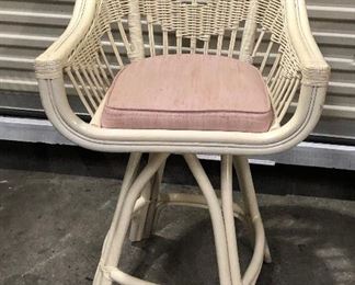 https://www.ebay.com/itm/124461386458	KG9153 Mid Century Modern Rattan Cream Barstool Local Pickup		Auction
https://www.ebay.com/itm/114545312294	LAR9015 Pair of Butcher Block Style Country Chairs Local Pickup		Auction
