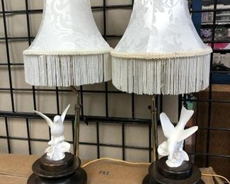 https://www.ebay.com/itm/124426405597 KG4012 Part of Dove Endtable Accent Lamps Pickup Only OBO $30.00