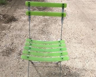 https://www.ebay.com/itm/124340151474	LRM3993: Green and Gray Metal and Hard Plastic folding Chair - Pickup Only		 OBO 	 $35.00 
