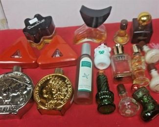 https://www.ebay.com/itm/124390005284 LX3035 LOT OF 17 USED VINTAGE PERFUME & COLOGNE BOTTLES SOME WITH PRODUCT OBO $22.99