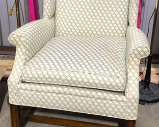 https://www.ebay.com/itm/114552722396	PR4513: Wellington Hall Master Upholstered Fabric Occasional Chair Local Pickup		 Buy-IT-Now 	 $20.00 
