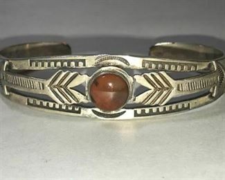 https://www.ebay.com/itm/124176094238	RX131: HANDMADE FRED HARVEY STERLING SILVER AND RED STONE BRACELET		 Buy-IT-Now 	 $150.00 
