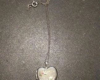 https://www.ebay.com/itm/124156076686 RX4152001 STERLING SILVER 925 18 INCH CHAIN & GRAND MA LOCKET Weight 3.6 GR Buy-it-Now $20.00