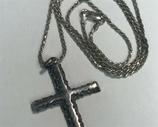 https://www.ebay.com/itm/114477304173 WL180 STERLING SILVER CHAIN AND LARGE CROSS Buy-it-Now $30.00