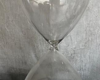 https://www.ebay.com/itm/114361630764	WL2077 XL Hour Glass with Sand Local Pickup		 Buy-it-Now 	 $125.00 
