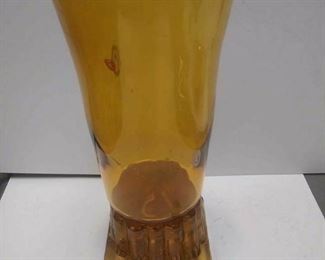 https://www.ebay.com/itm/124270093835	WL3042 EIGHT INCH TALL USED VINTAGE AMBER COLOR BLOWN GLASS VASE. WL3 BOX 3		 Buy-it-Now 	 $10.00 
