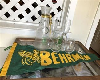 https://www.ebay.com/itm/124460945927	HY7011 Berhman Bees High School Swag		 Buy-IT-Now 	 $20.00 
