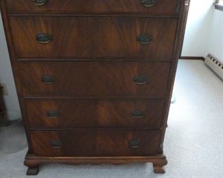 Chest of drawers