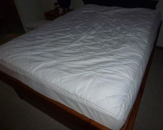 Bed / mattress