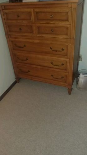 Chest of drawers