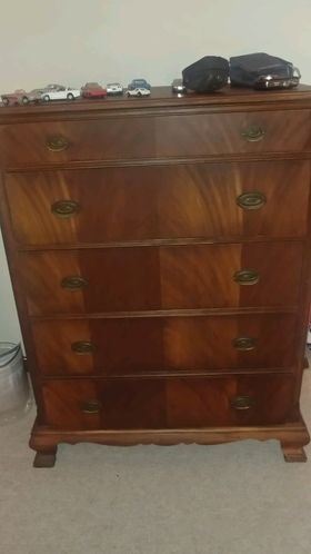 Chest of drawers