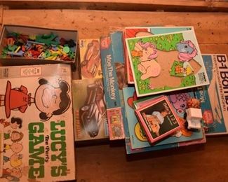 122. Group Lot Of Vintage Games