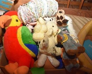 143. Group Lot Of Stuffed Animals