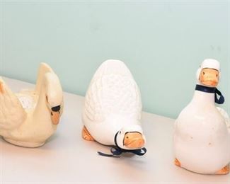 182. Three 3 Swan Figures