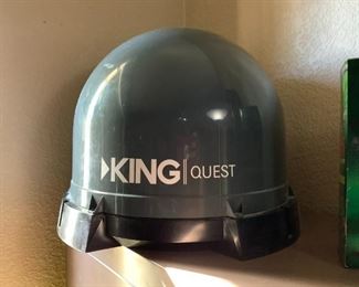 King Quest Portable/Roof Satellite Antenna 