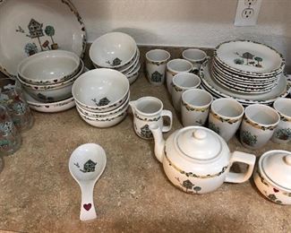LOVELY CHINA SET