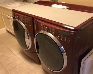 Maytag Elite Washer & Dryer.  Both in VERY GOOD condition.  Dryer is a GAS DRYER.