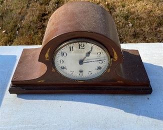 Lots of Mantle Clocks in Various Conditions