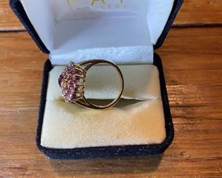 14K Gold Ring(Missing Two Smaller Stones)